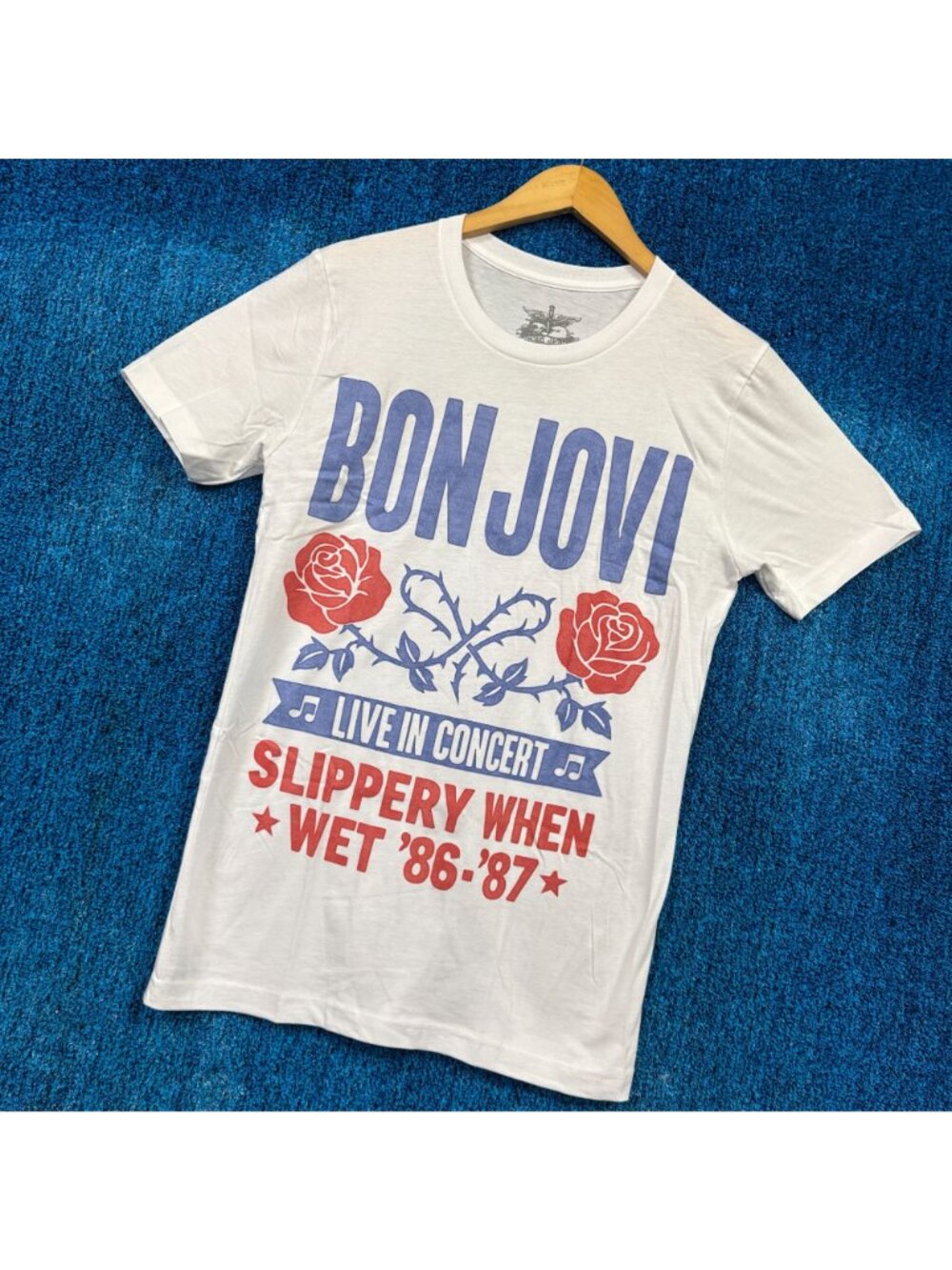 Bon Jovi Slippery When Wet Rock White T-Shirt Size Small - Picture 3 of 4